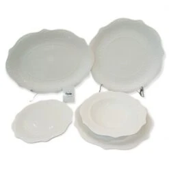 Servizio Piatti Completo Per 12 Persone Alice 38 Pezzi, Fade Maison -Articoli Per La Casa servizio piatti completo per 12 persone alice 38 pezzi fade maison festonato bianco decoro in rilievo 1